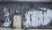 La Santa Compaña representado como graffiti realizado en una calle de Pontevedra