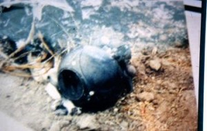 Fotos del objeto estrellado en Barbate y las tropas de Rota recogiendo los restosB
